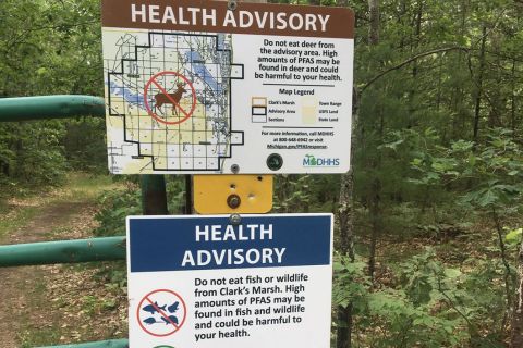 health advisory sign