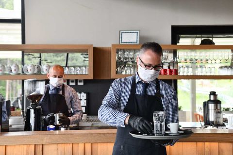 workers in restaurant